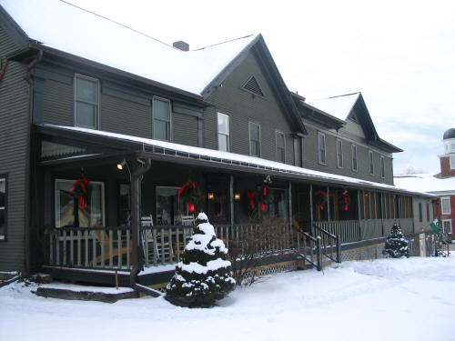 smuggs inn at smugglers notch vermont - outside photo in snow