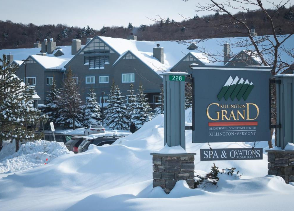 killington grand hotel sign at entrance