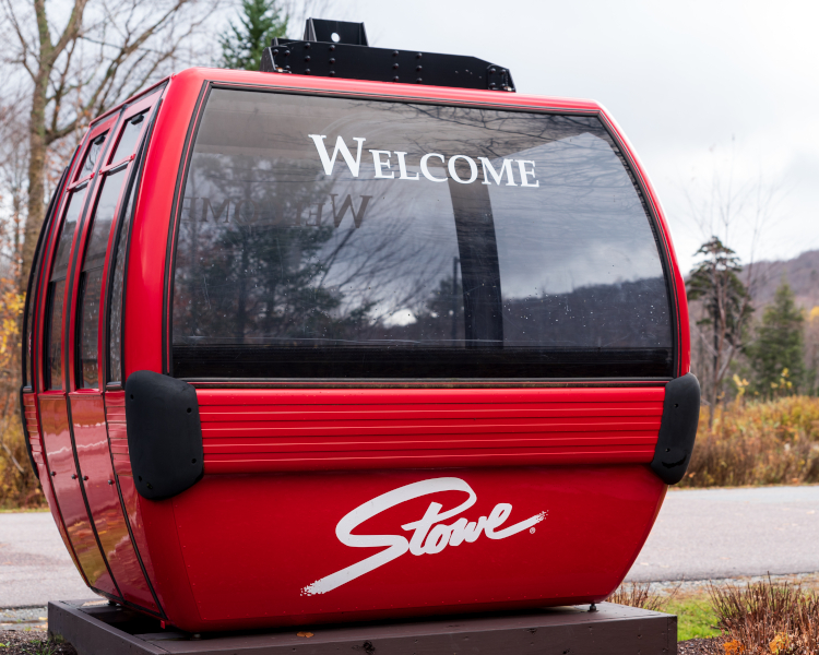 stowe gondola cabin by the road near stowe ski resort